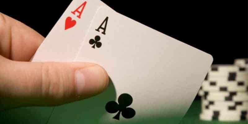 Basic strategies to improve winning chances in poker card games